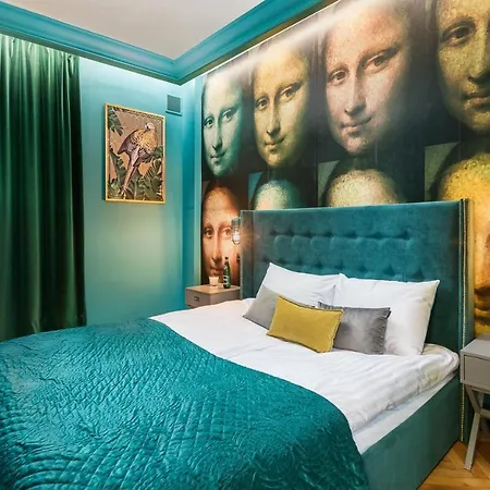 Rent Like - Plac Konstytucji 3 *